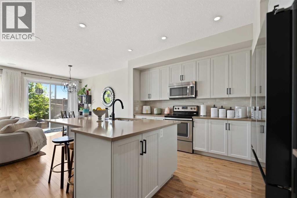 124 Masters Crescent SE — photo 4