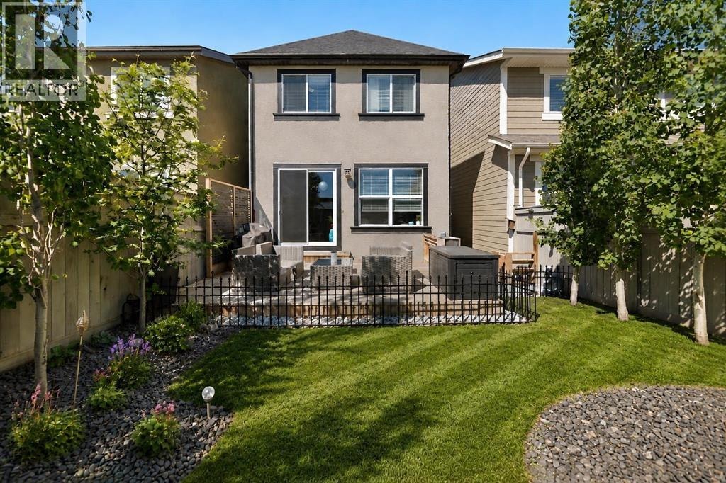124 Masters Crescent SE — photo 17