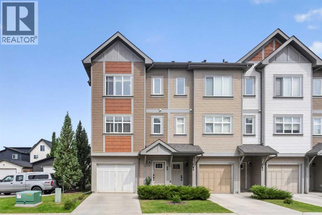 98 Copperstone Common SE — photo 1