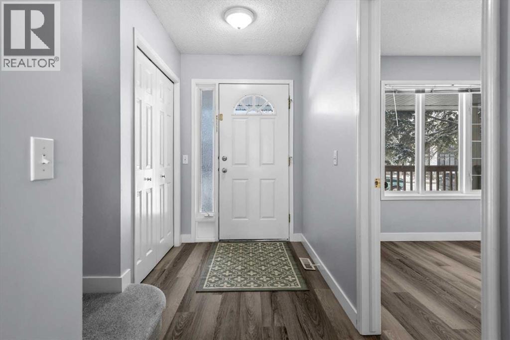 3103 39 Street SW — photo 3
