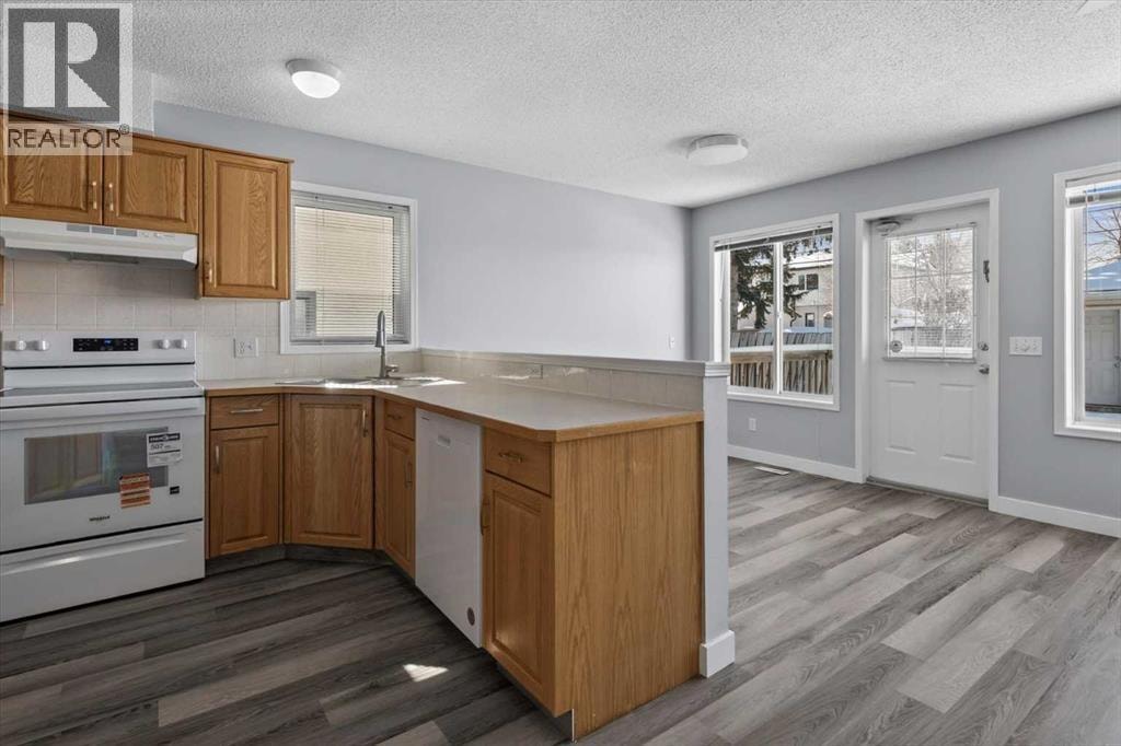 3103 39 Street SW — photo 14