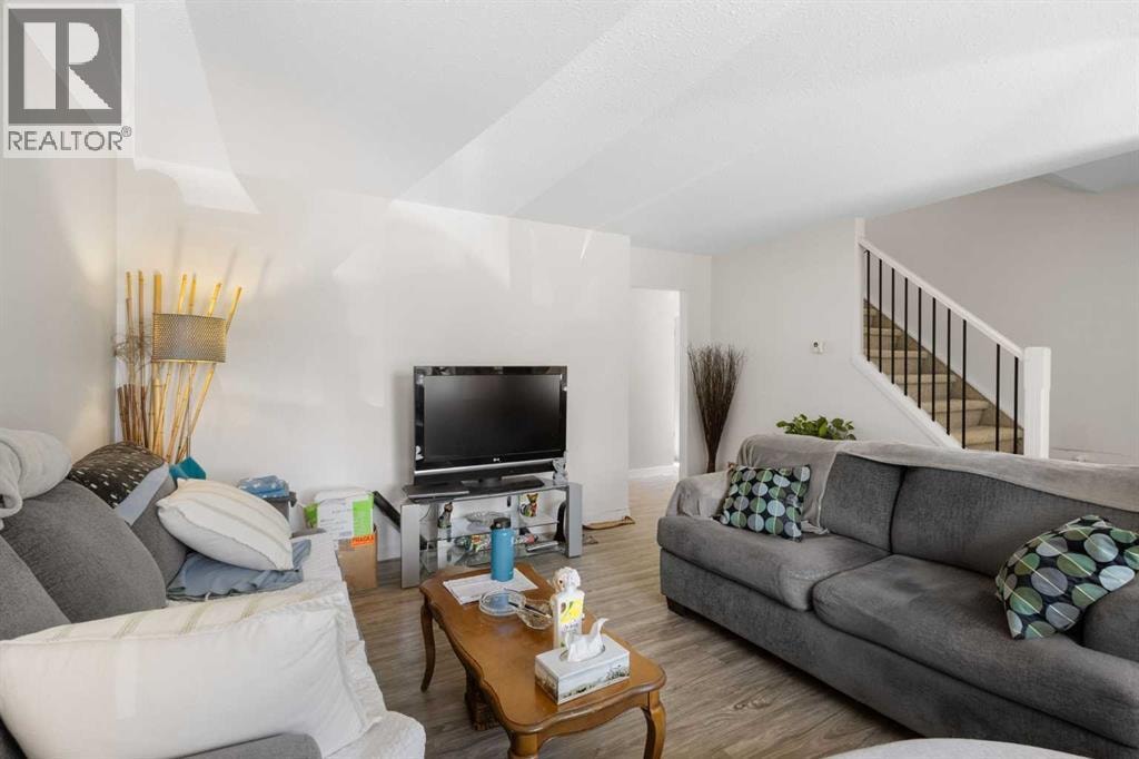 252 Templeview Way NE — photo 4