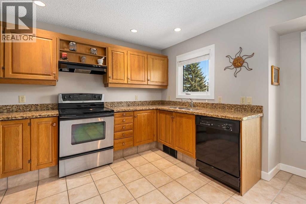 3, 185 Woodridge Drive SW — photo 16