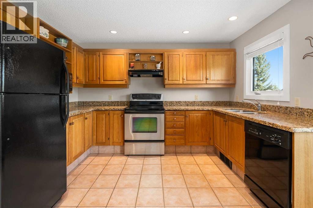 3, 185 Woodridge Drive SW — photo 14