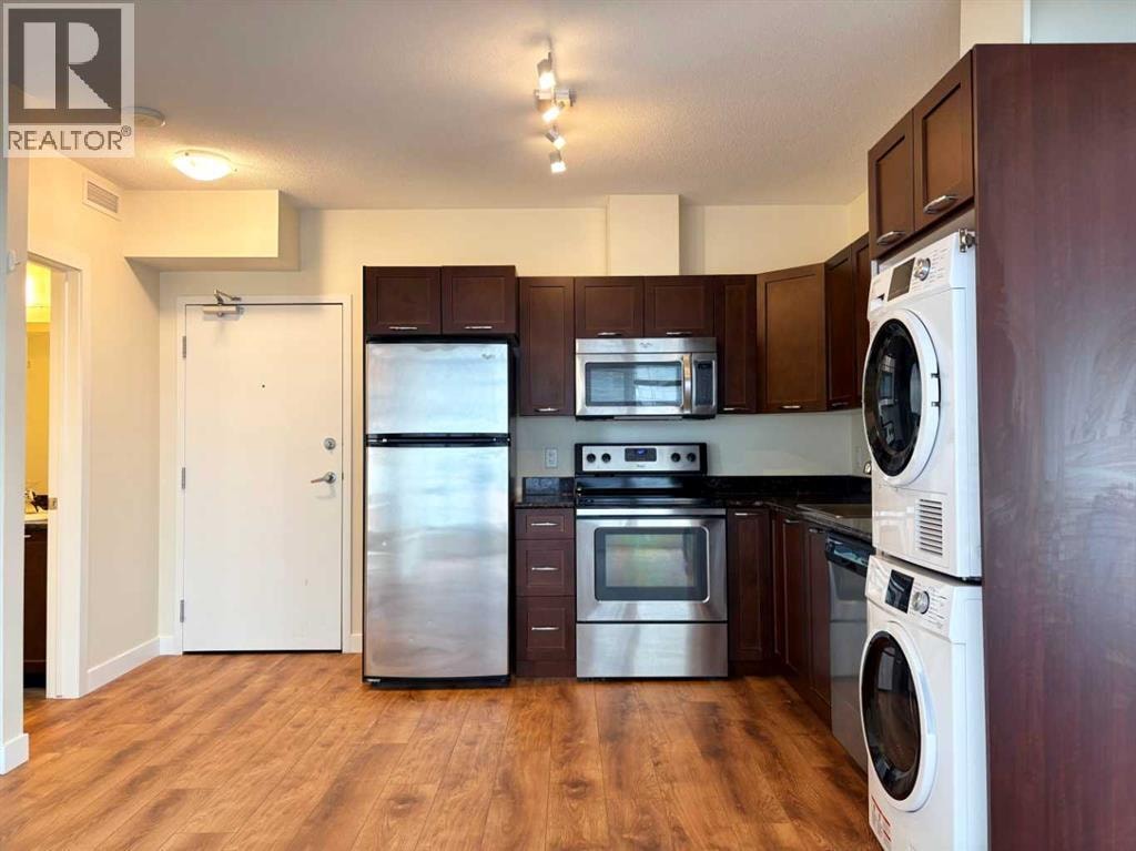 208, 3820 Brentwood Road NW — photo 3