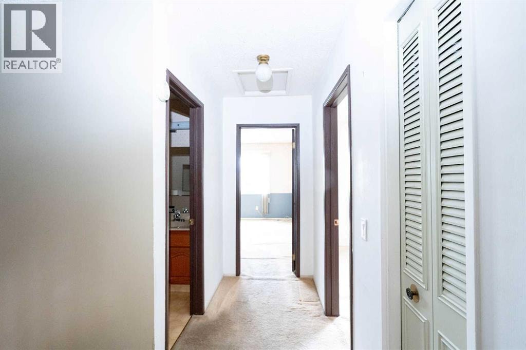 30, 228 Theodore Place NW — photo 18