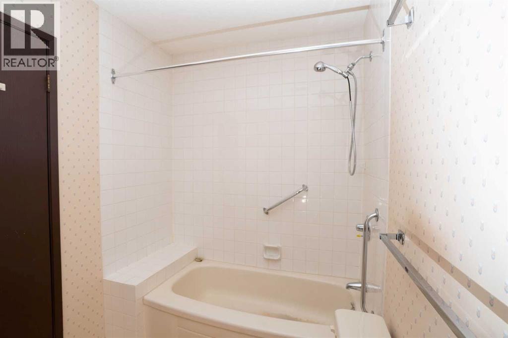 30, 228 Theodore Place NW — photo 29