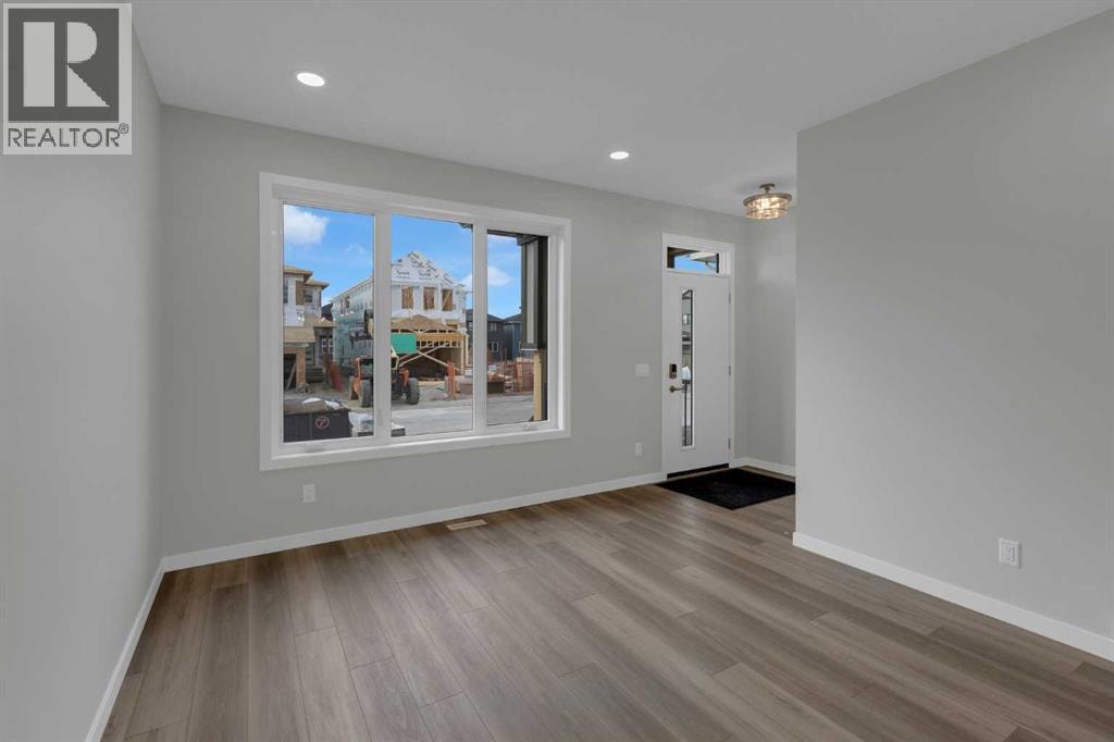 2022 Cobblebrook Crescent SW — photo 5