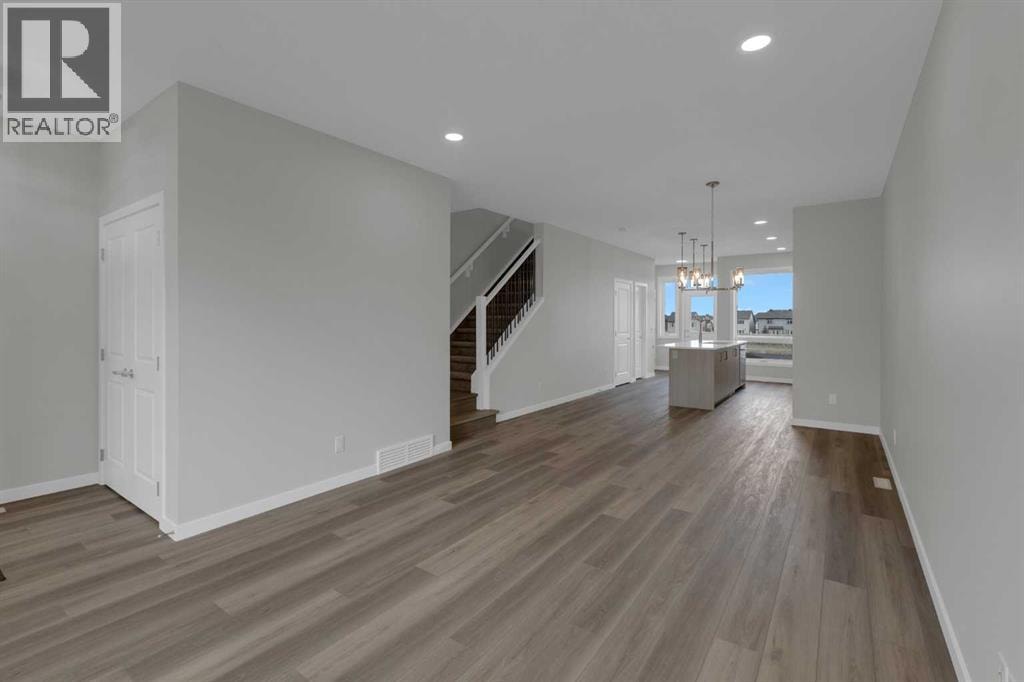 2022 Cobblebrook Crescent SW — photo 6