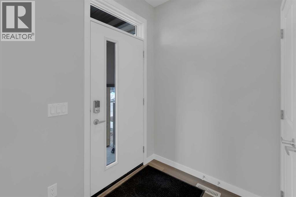 2022 Cobblebrook Crescent SW — photo 4