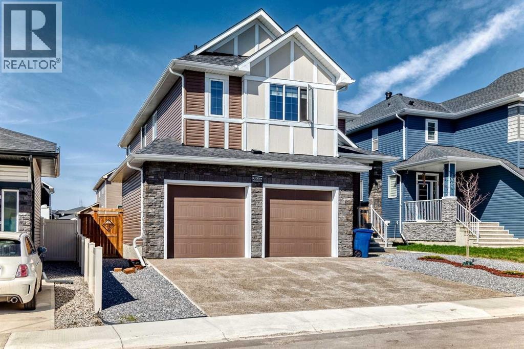 2004 Ravensdun Crescent SE — photo 3