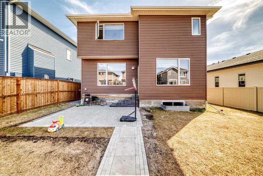 2004 Ravensdun Crescent SE — photo 40