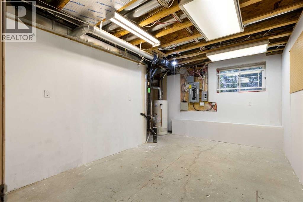 410 Royal Crest Bay NW — photo 37