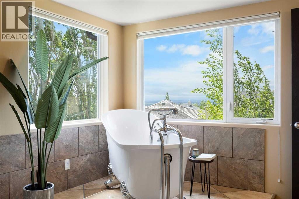 410 Royal Crest Bay NW — photo 31