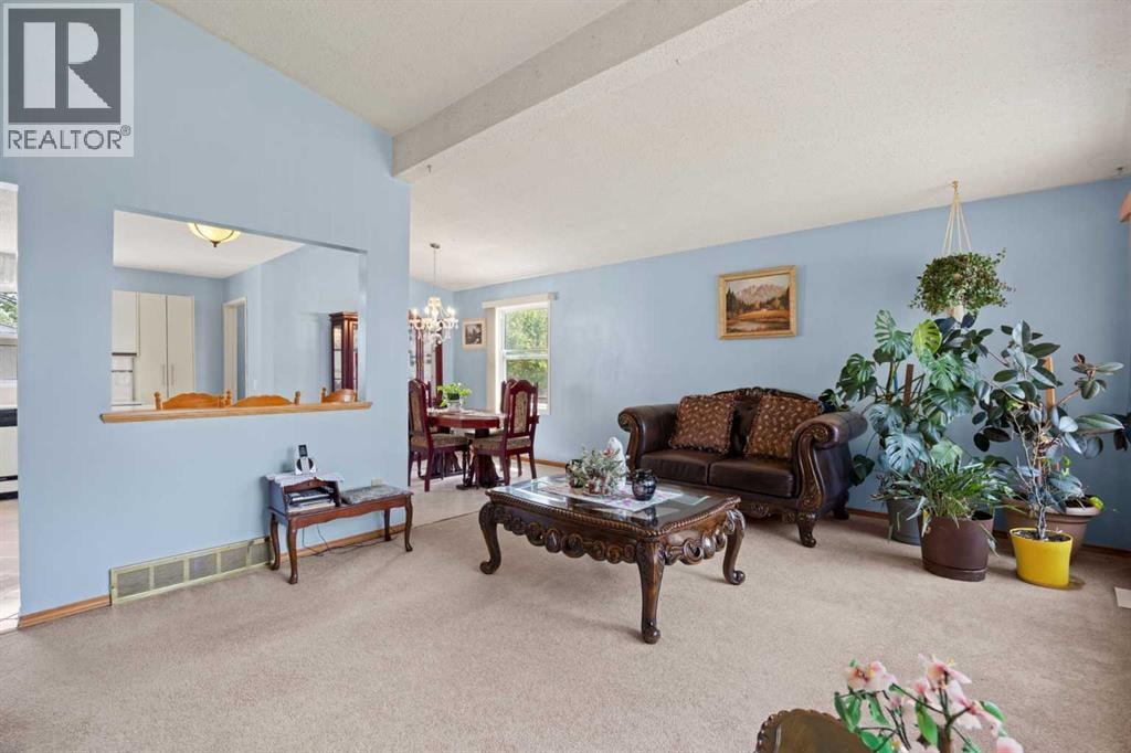 452 Manora Way NE — photo 9