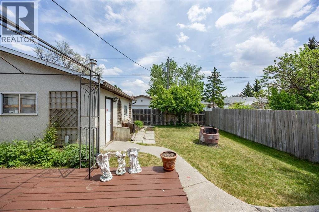 452 Manora Way NE — photo 41