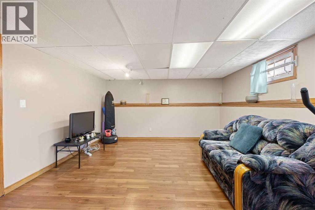 452 Manora Way NE — photo 32