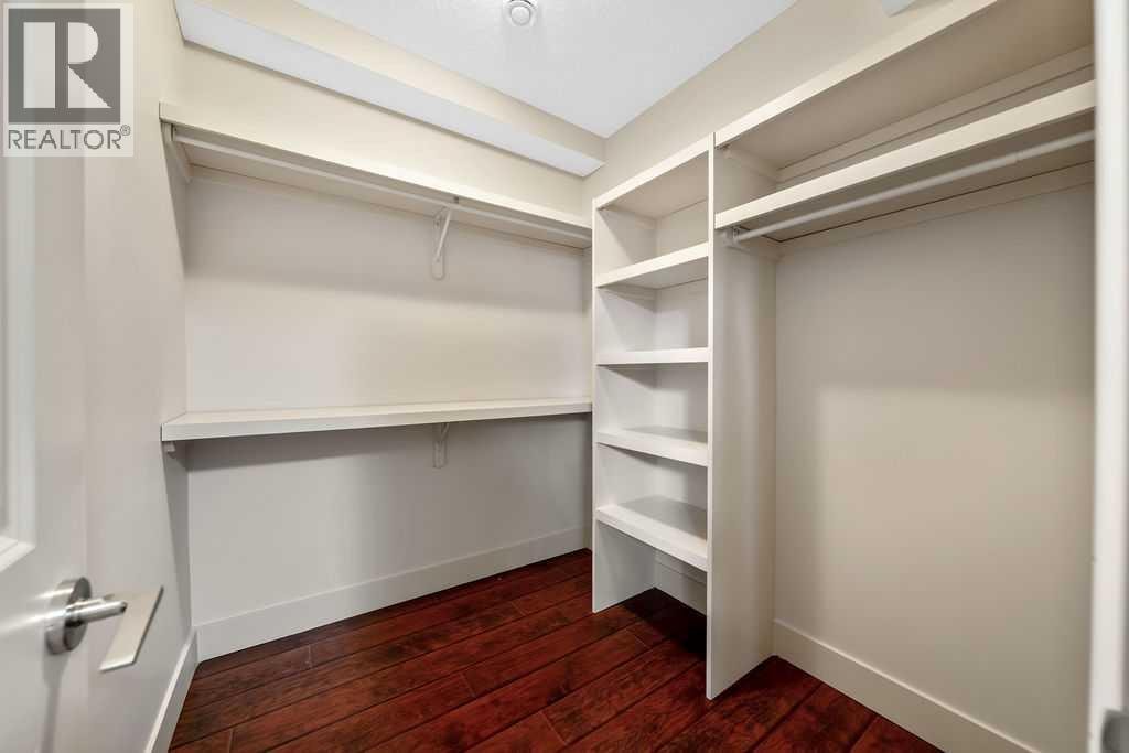 1136 17 Avenue NW — photo 36