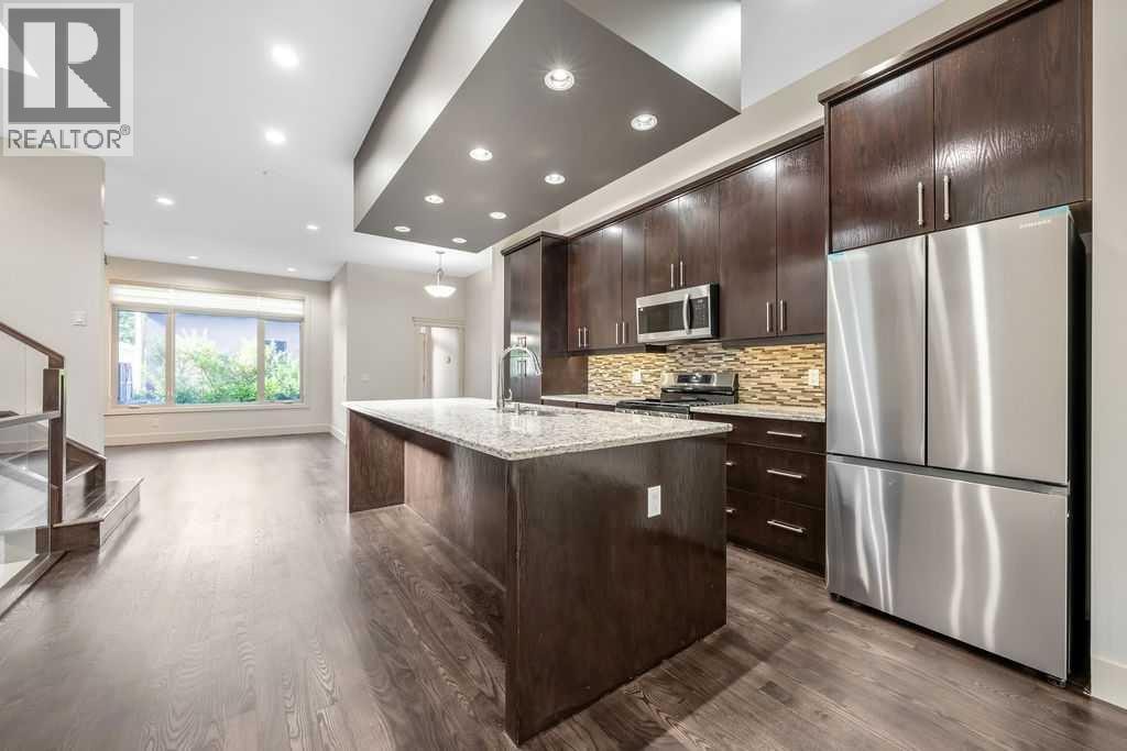 1136 17 Avenue NW — photo 8