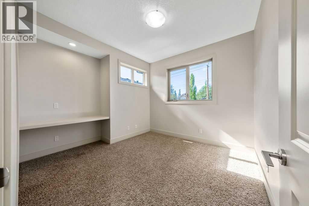 1136 17 Avenue NW — photo 19