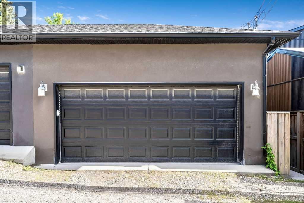 1136 17 Avenue NW — photo 40