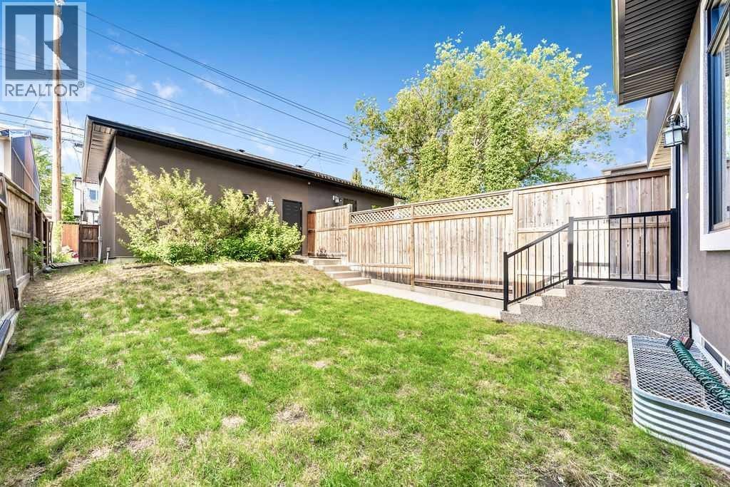 1136 17 Avenue NW — photo 38