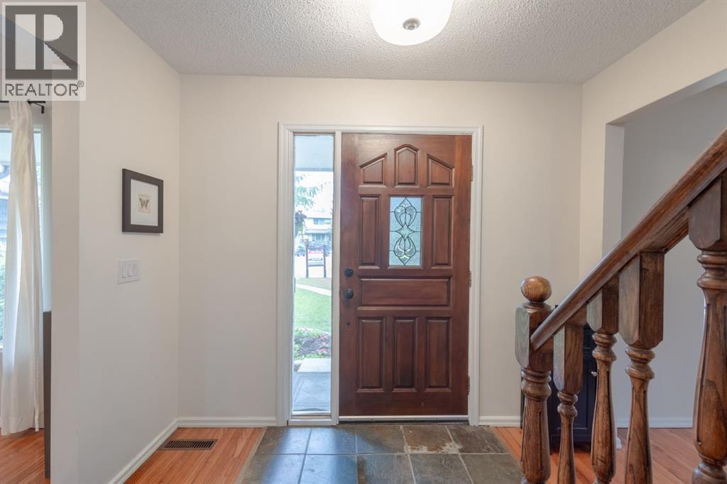 119 Midland Place SE — photo 6