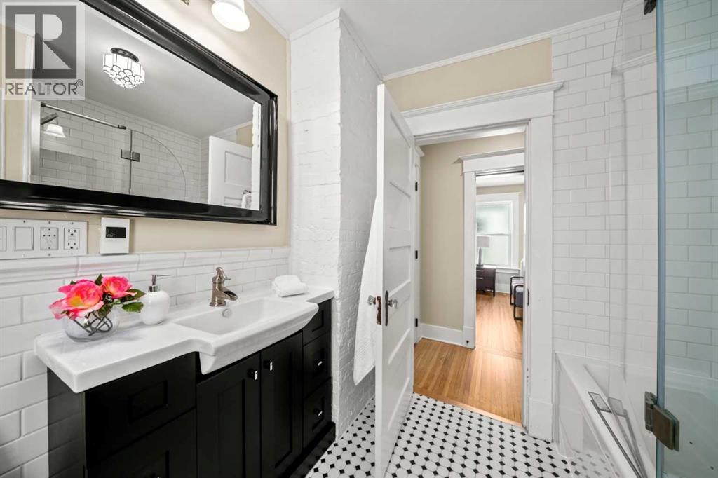 3607 7 Street SW — photo 25