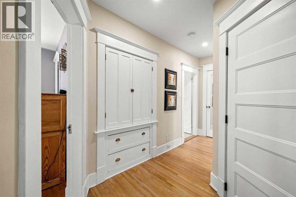3607 7 Street SW — photo 16