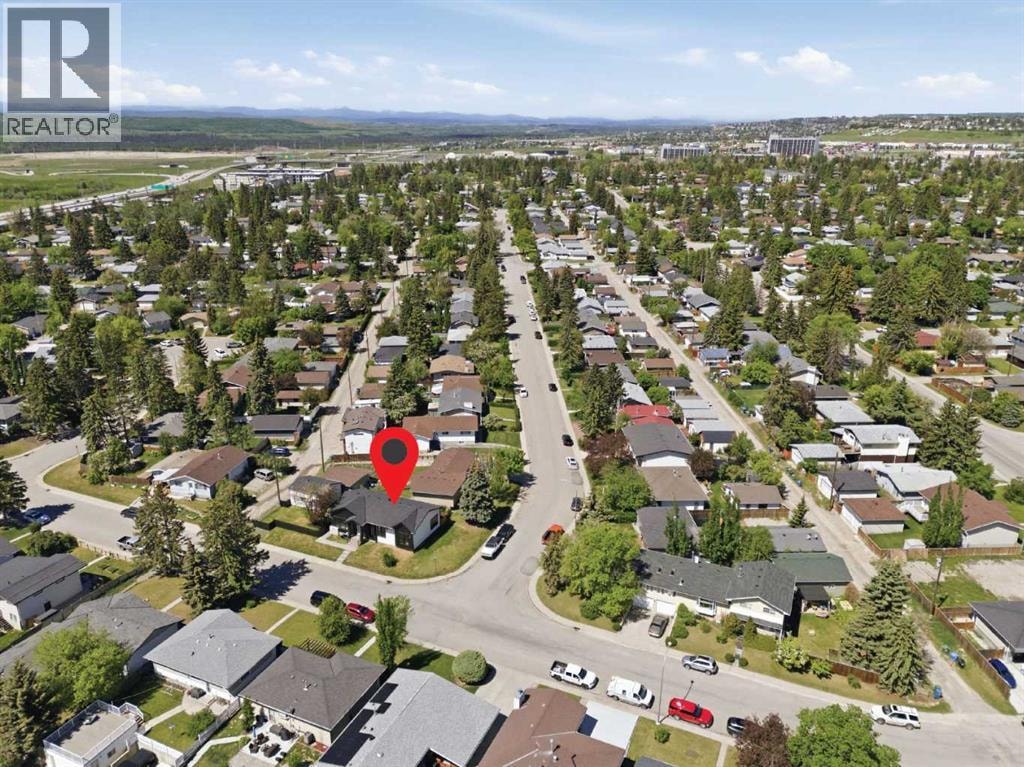 27 Glacier Drive SW — photo 43