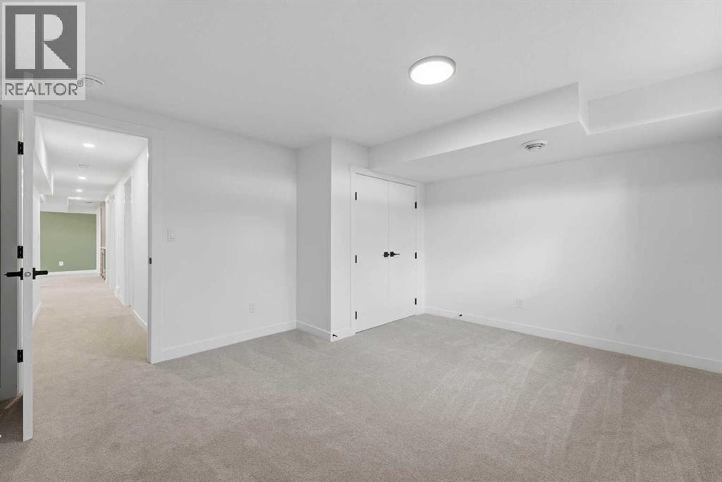 27 Glacier Drive SW — photo 32