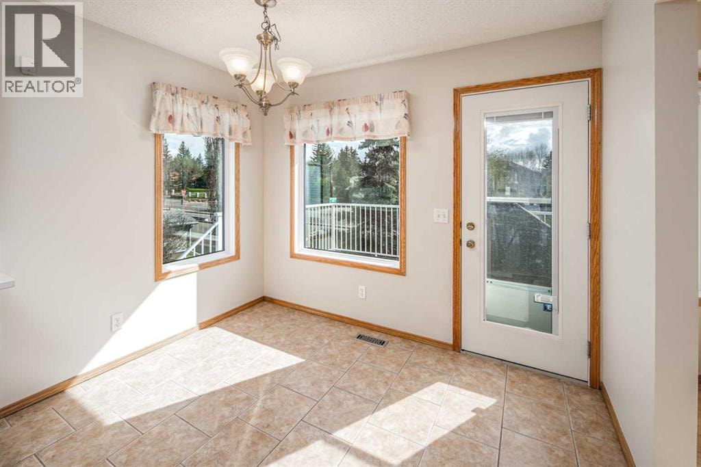 149 Sceptre Court NW — photo 17
