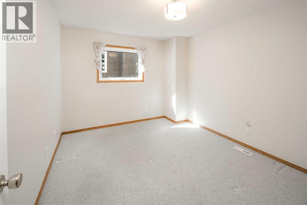 149 Sceptre Court NW — photo 21