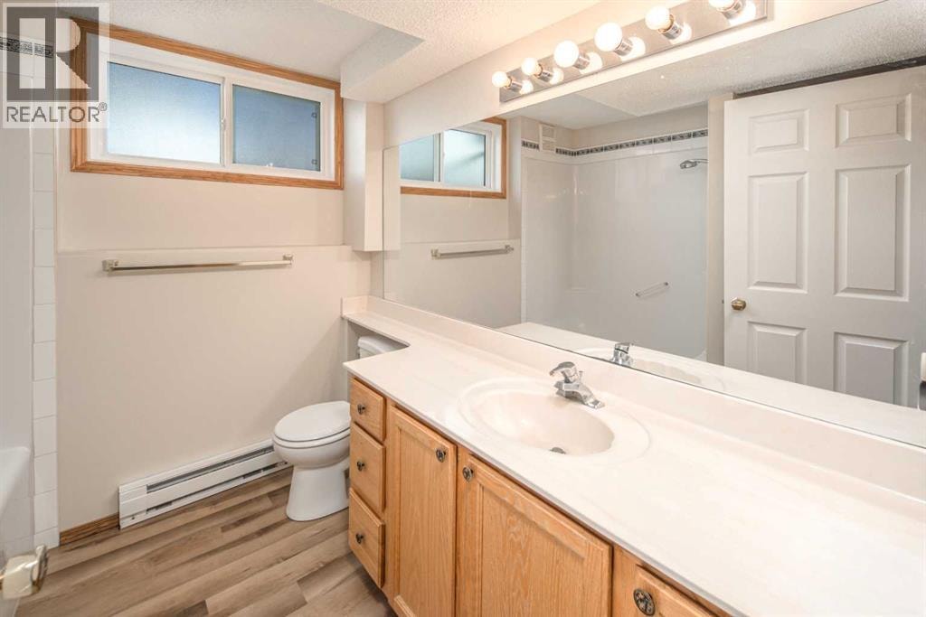 149 Sceptre Court NW — photo 28