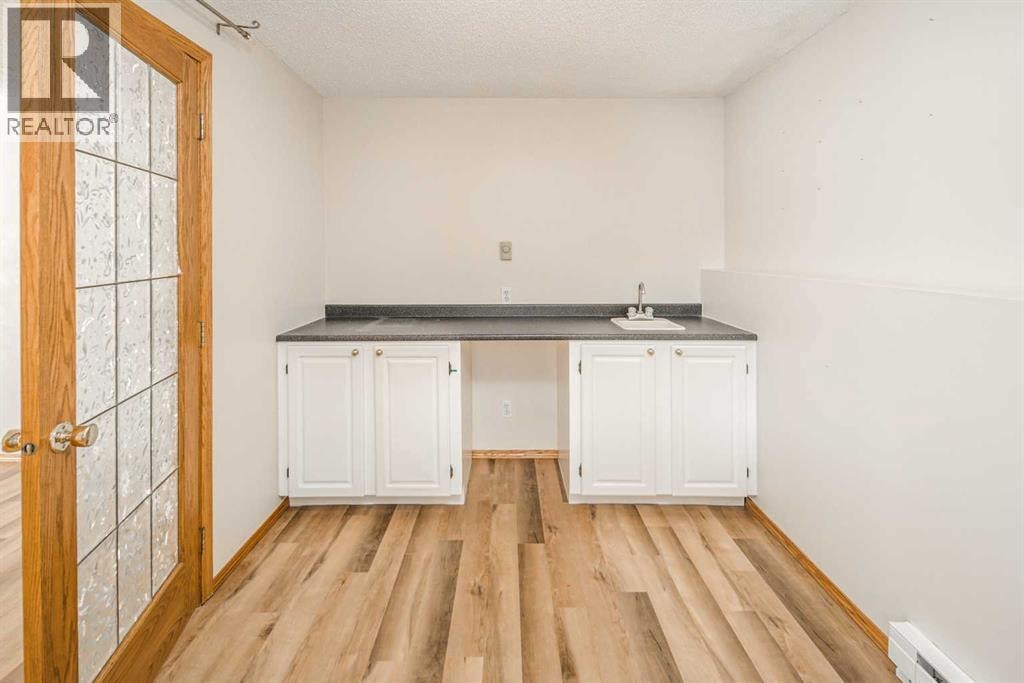 149 Sceptre Court NW — photo 30