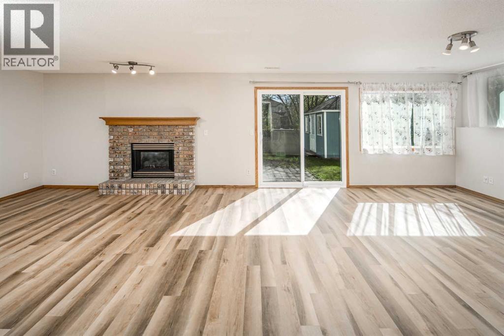 149 Sceptre Court NW — photo 26