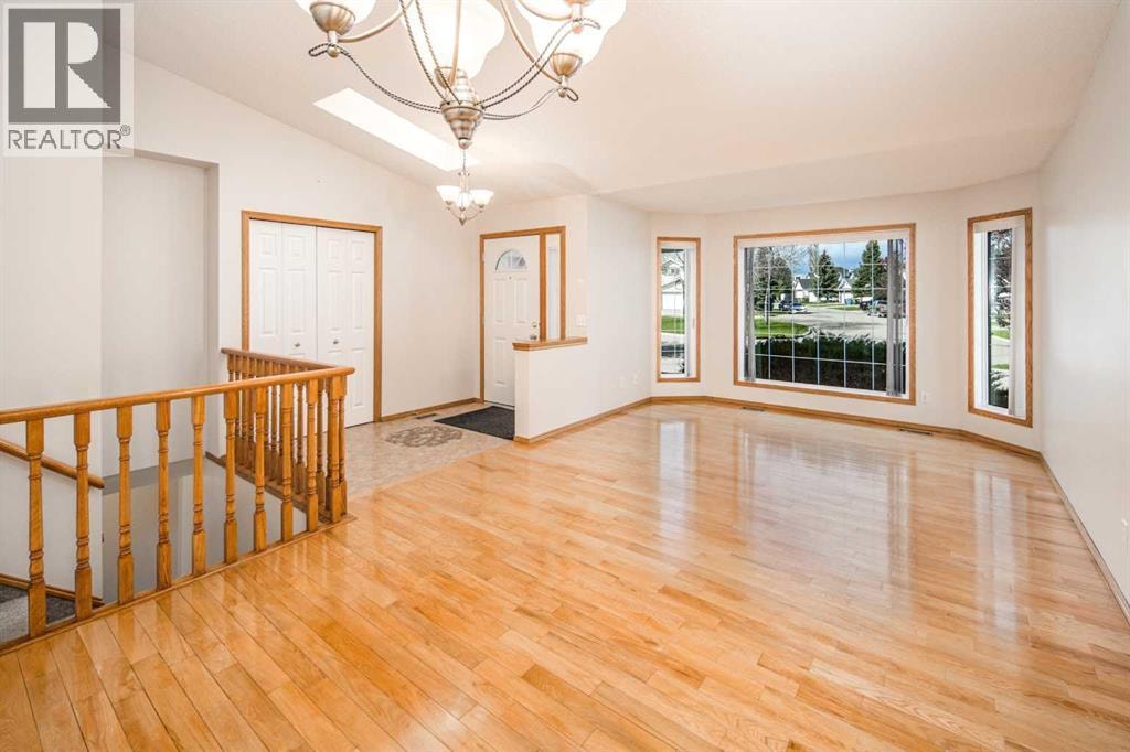 149 Sceptre Court NW — photo 9