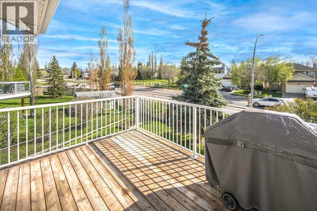 149 Sceptre Court NW — photo 33