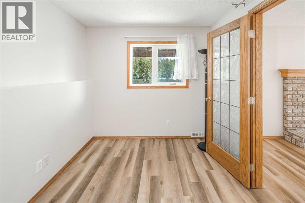 149 Sceptre Court NW — photo 31