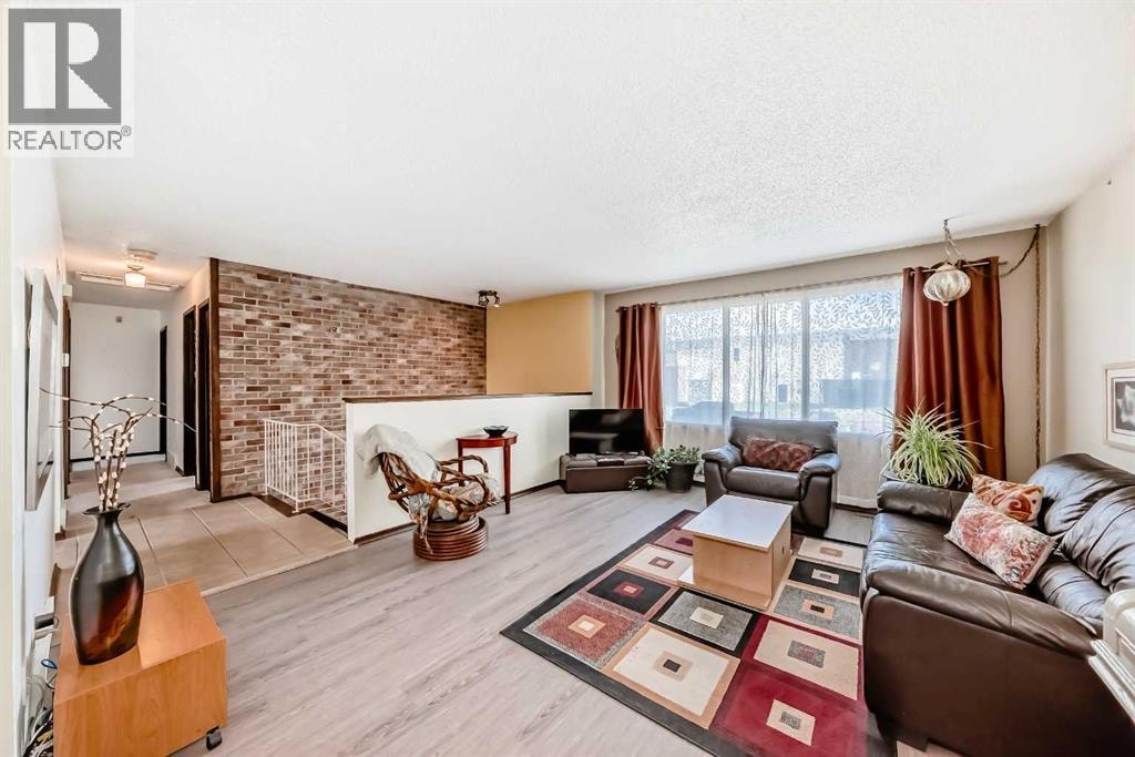 5539 Dalhart Road NW — photo 1