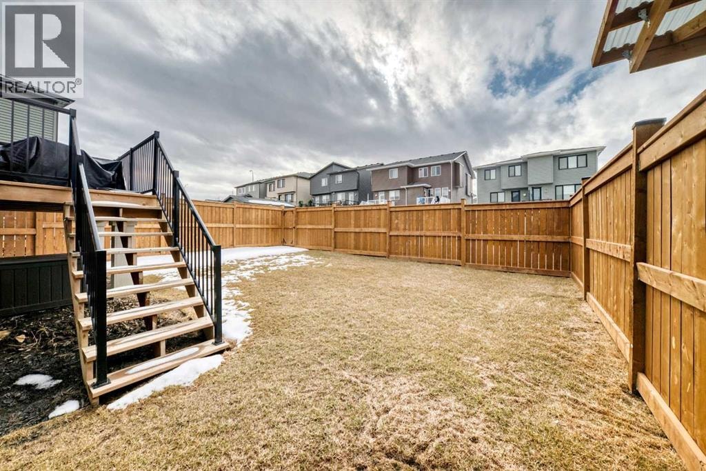 385 Edith Road NW — photo 36
