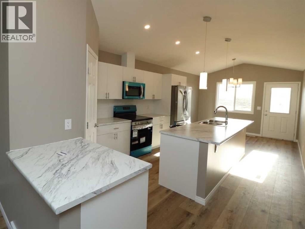 447 Henricks Drive — photo 5