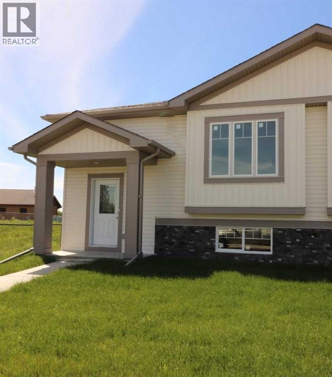 447 Henricks Drive — photo 2