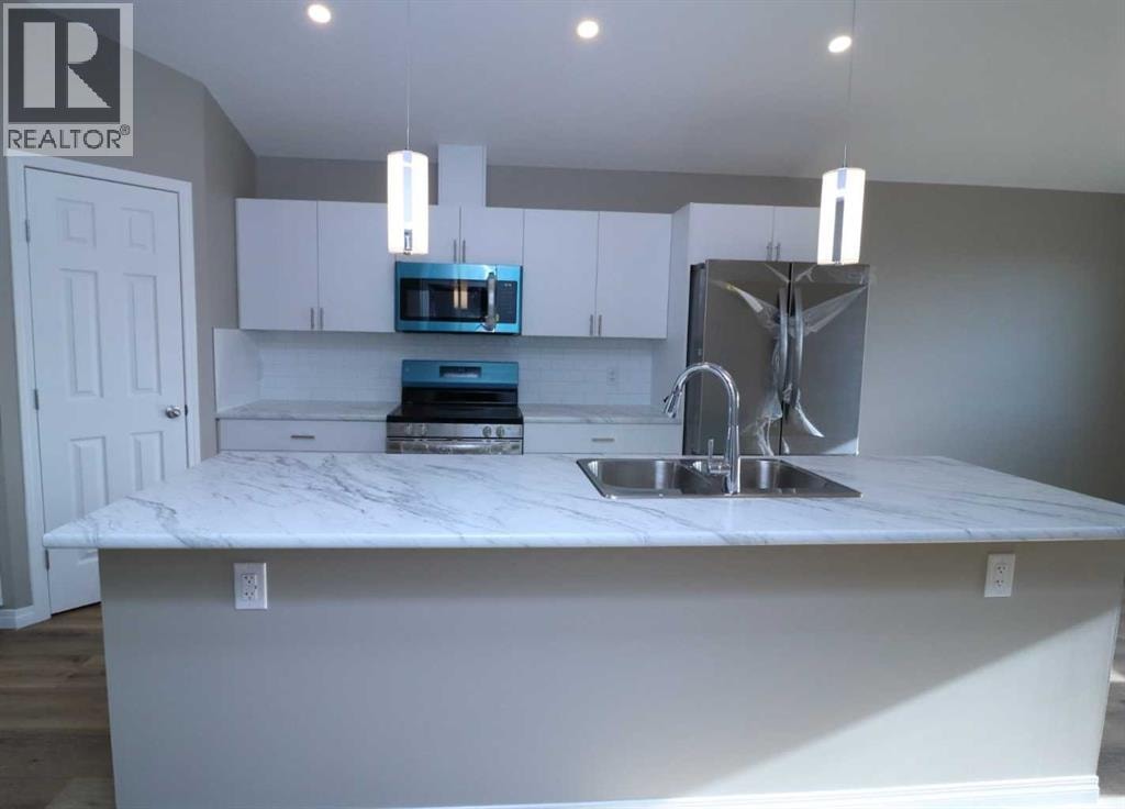 447 Henricks Drive — photo 7