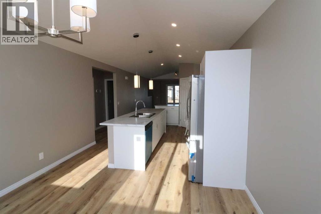 447 Henricks Drive — photo 9