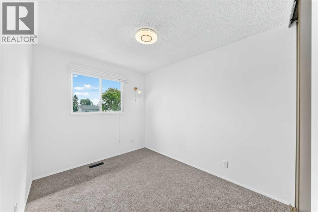 10 Erin Ridge Place SE — photo 17