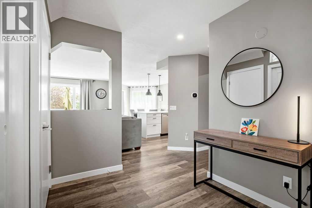 141 Somerset Circle SW — photo 3
