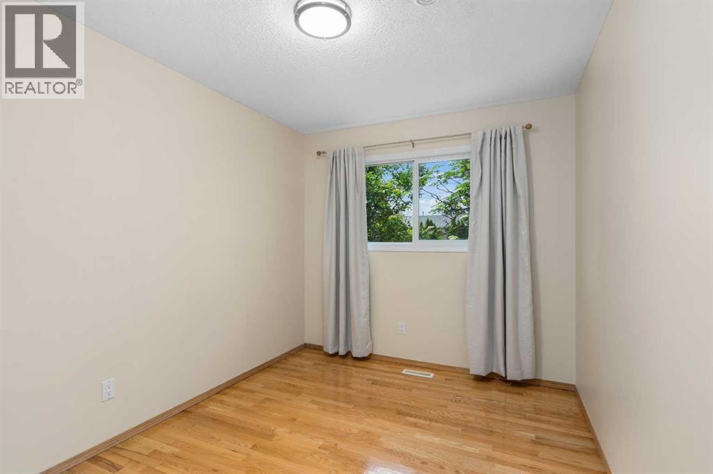 2708 48 Street NE — photo 19