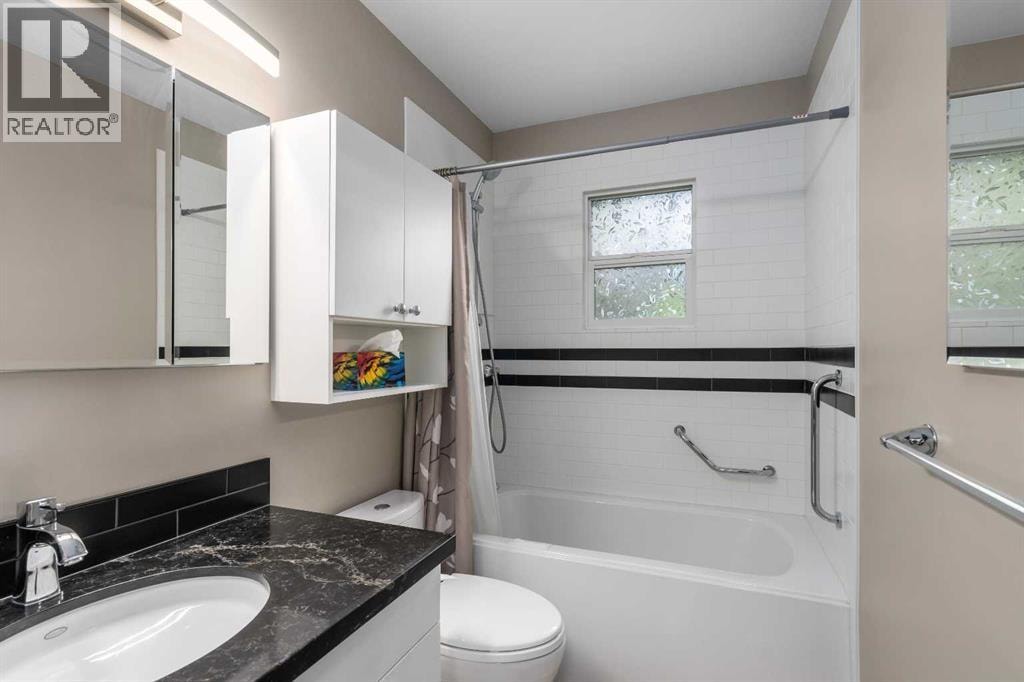 2708 48 Street NE — photo 17