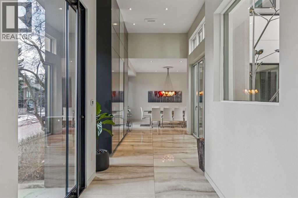 710 Rideau Road SW — photo 8